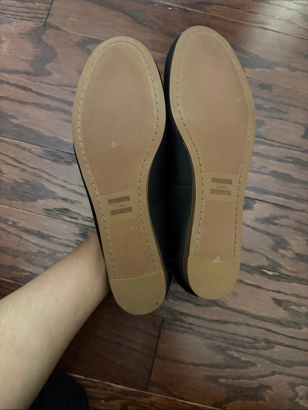 TOMS Darcy black leather Slip on Loafers Size US Size 8